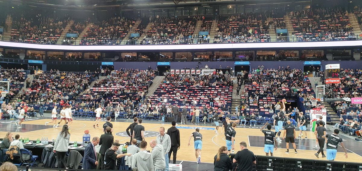 Platz ist schon mal gut, Atmosphäre spitze. #VeoliaTowersHamburg #TowersFamily #MoreThanBasketball