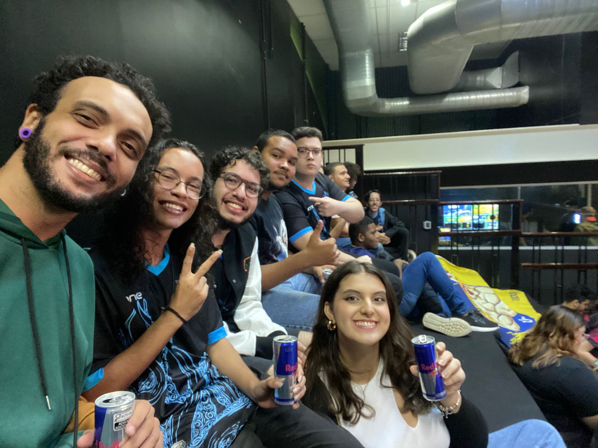 unirioesports's tweet photo. Queríamos agradecer a galera da @playlure ontem pela inauguração e pelos showmatches de valorant e LoL. Foi um evento muito gostoso e só tem a crescer e melhorar!!!

Abaixo print do nosso jogo e foto da tropinha da KRAKEN! https://t.co/U5eytY4IM3