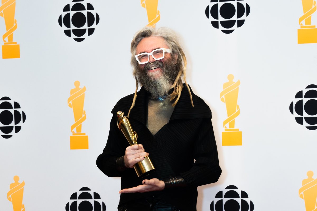 Not only did Shawn Everett win Recording Engineer of the Year, he also took home the JUNO Award for Jack Richardson Producer of the Year Presented by @AudioTechniCAN!