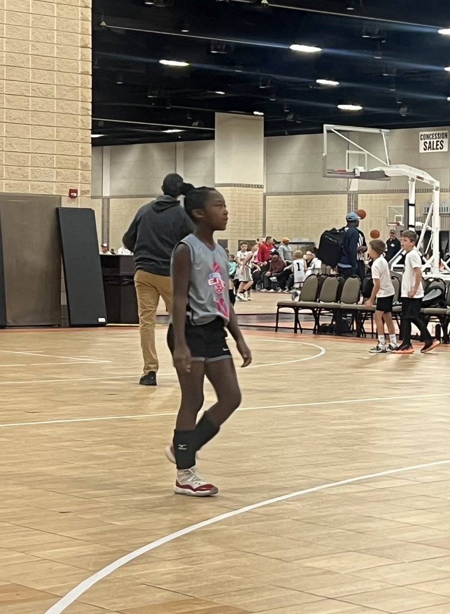 ImaniNichols34's tweet image. Game Day🏀🏀 #Focused #classof2034 #MambaMentality #3rdGradeBoysAAU