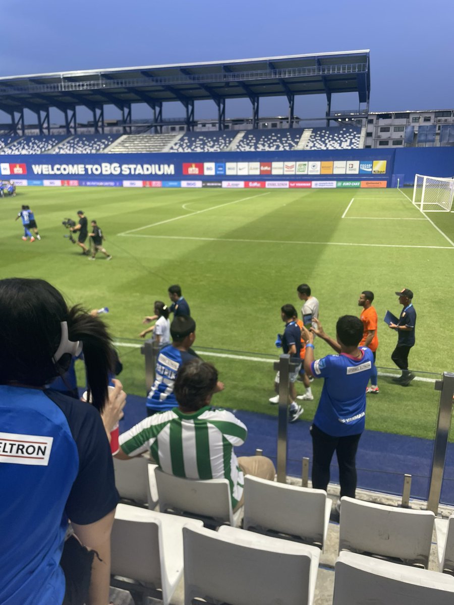 先日チャナティップ選手の試合観てきました〜！ゴールも決めてチャナティップ選手が元気でプレーしてるのを観れてよかったです。

5月のアウェイ川崎戦から日本へ帰国し現地にもたくさん行く予定です。

チームの状況は良くないかもしれませんが、熱くタイから応援していきます！