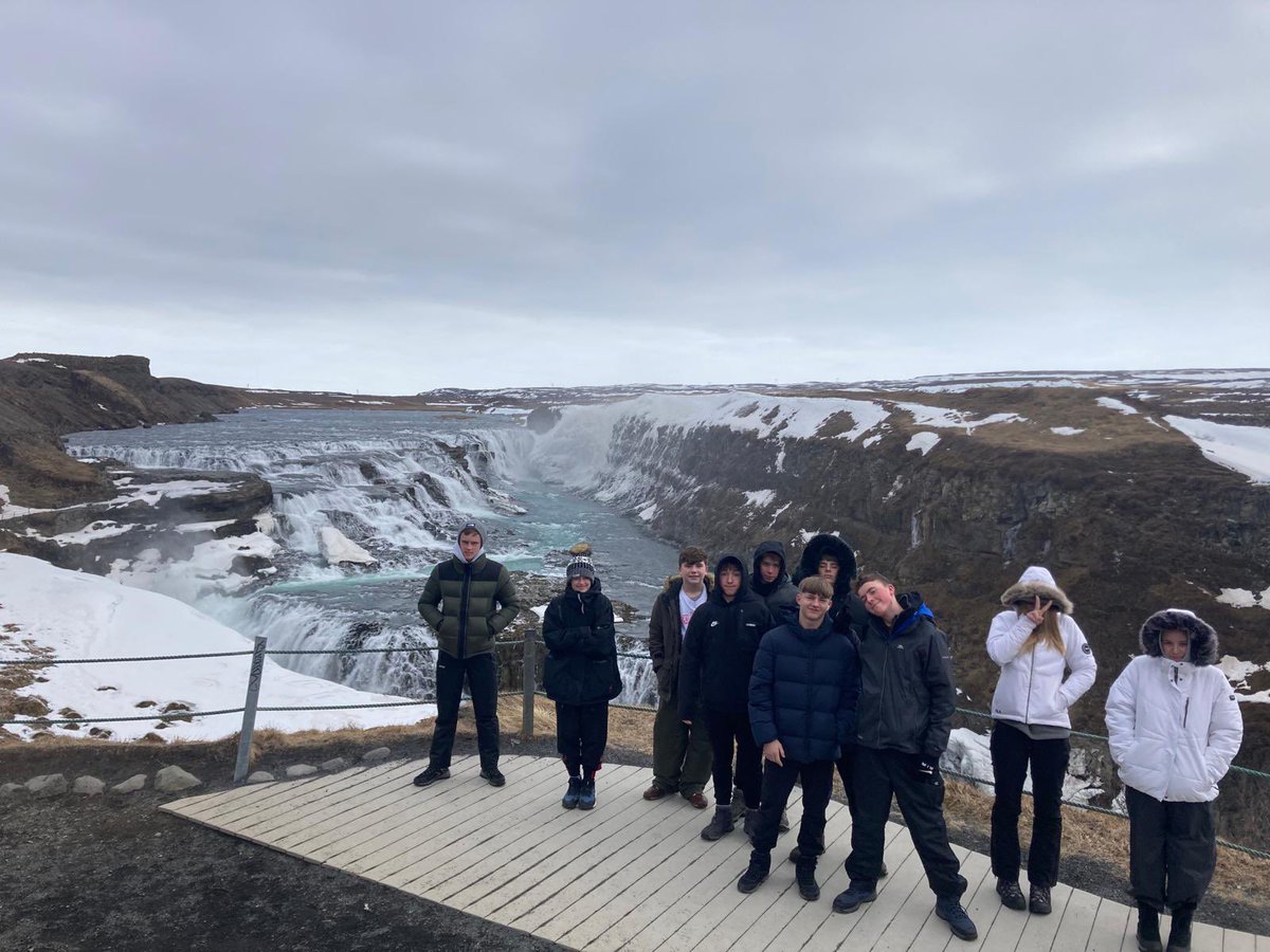 PATCarletonHigh's tweet image. First stop for our Geographers today in Iceland: the Secret Lagoon. Followed by the start of the Golden Circle tour and a visit to the wondrous and thunderous Gulfoss 🔊Sound On! 🔊 
#CHSIcelandTrip2024
#SecretLagoon
#Gullfoss