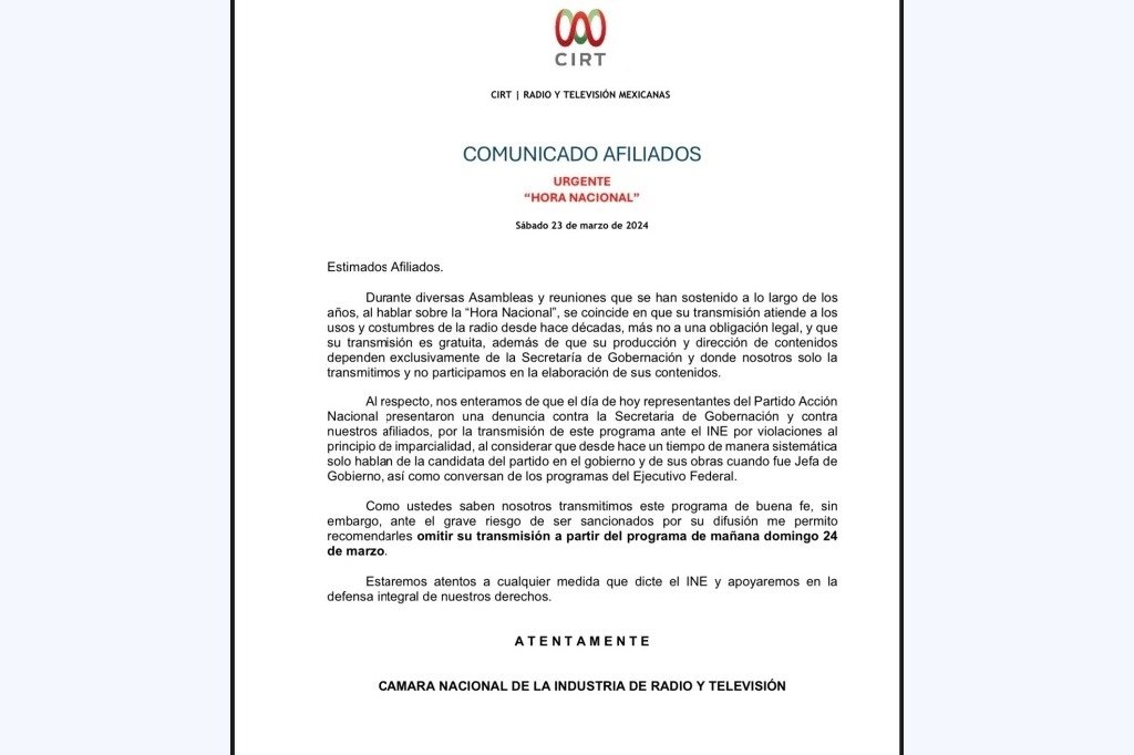 FeelingMx's tweet photo. 🚫Cancelan #LaHoraNacional, un producto arraigado en la radio durante décadas, sin que exista una obligación legal para su difusión. Es un espacio que es de uso gratuito para los medios, no implica participación alguna en su elaboración. Aquí la razón:  https://t.co/tVpyzDT5lY https://t.co/qK9WsIY5Jz