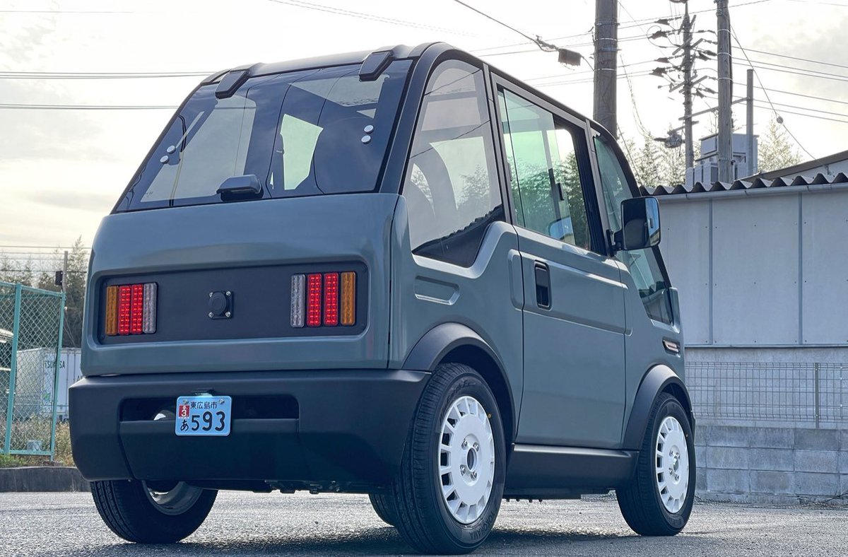 GadgetMitchy's tweet photo. KG Motorsから1人乗り電気自動車「MINIMUM MOBILITY」が予約開始！

✅航続距離:100km
✅最大積載量:45kg
✅最高速度:60km
✅価格:100万円(税込)

1人で近場のスーパー行くくらいの使い方なら全然困らなさそう

かわいいし乗ってみたい！
気になる〜！ https://t.co/RumO8wJ5ia