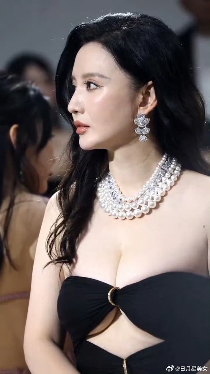 CangXingGe's tweet photo. 张萌这实力还是可以的 https://t.co/XrJXuIcLl3