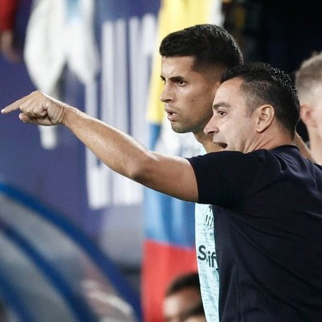 MartinMinan_'s tweet photo. ‼️🗣️Cancelo a @abolapt sobre Xavi: “Ya como jugador lo apreciaba mucho y, como tengo el placer de tenerlo como mi entrenador, lo aprecio aún más. Xavi nos dio ese alivio (con su anuncio de salida), porque él mismo quiso sacrificarse para que el equipo se soltara más.

Se enfrentó al reto del club cuando éste no estaba en el mejor nivel económico, de jugadores, y eso es de alabar. No es sólo cuando se gana que hay que valorarse.

Siempre ha sido una persona muy correcta con nosotros. Creo que él, si no es el que más ama al club, estará entre uno de los que más ama. Es una leyenda del Barcelona y a veces la gente se olvida de lo que hizo para estar aquí.”
