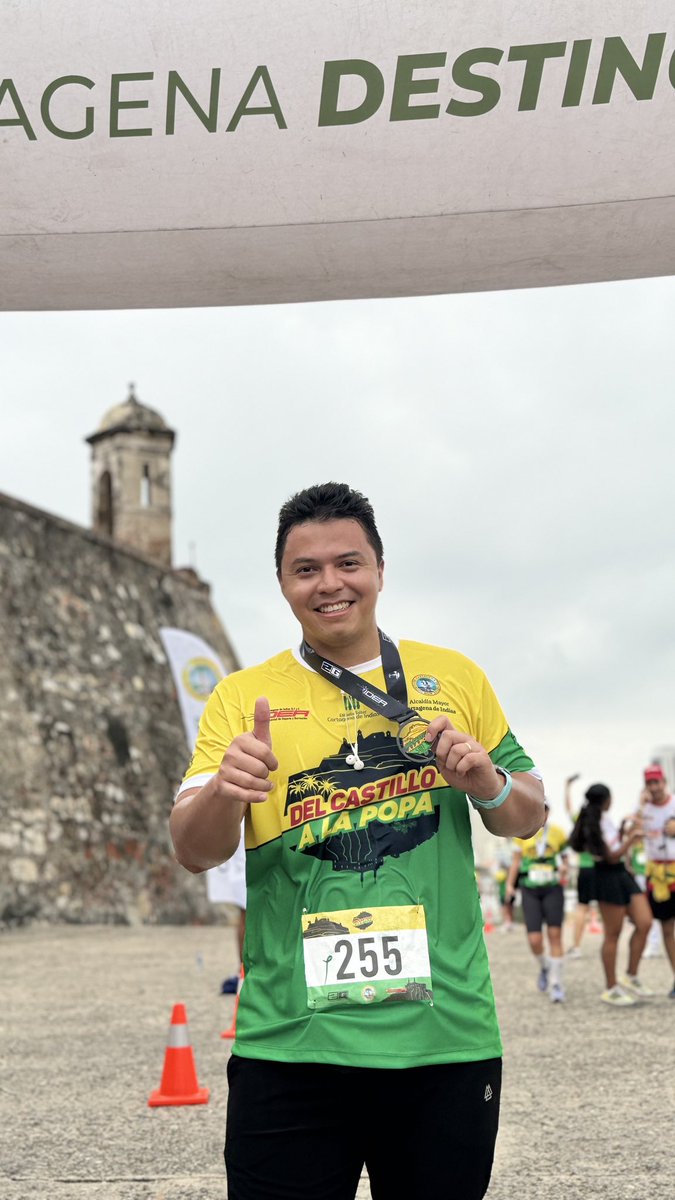 juandmartinezm's tweet photo. 🏃🏽‍♂️Un recorrido épico desde el Castillo de San Felipe hasta La Popa🏅 Fueron 6 K llenos de desafíos por lo empinada de la fortificación 💪🏽 https://t.co/eP1L0rmo6y