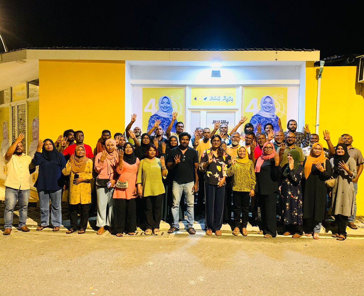 #MDP’n GDH Thinadhoo+GA Villingili ah kuri Campaign dhathuruga e 2 dhaairaa ge emmen alhugandmenaa medhu behettevvi gaiy kamah fahfashun shukr dhannavan. MDP’n edhen thiya hurihaa rayyithun 21/4 gai nikume #ThilafathahVote dhevvaa mi qawmge #MisraabuHamaMagah elhuvumuga hissaavun