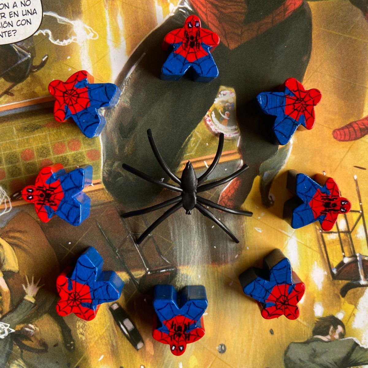 CarcassonneEs's tweet photo. 🎶Spider-Meeple, Spider-Meeple, puede hacer lo que un meeple hace...🎶
¡Nuevo superhéroe en #Carcassonne! Trepará a lo más alto de sus torres vigilando caminos y granjas. ¡Ningún malhechor escapará a su sentido meeplearácnido! ¡Maravilla de #MeeplesArt ❤️
https://t.co/DIDM80pYKI https://t.co/6OYHq9cgzm