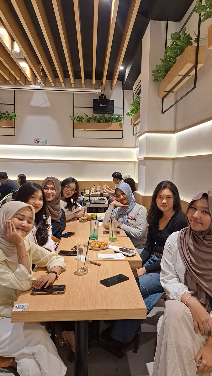 arsh1ekins's tweet photo. Second Cup Coffee – iftar with buenos surabaya.
berbincang cukup banyak! senang sekaliiii
✷ 24th march 2024 https://t.co/8t73gNYdDx