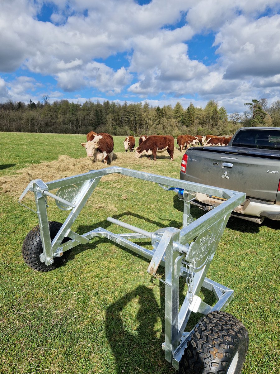 Bale grazing just got a tad easier. I can even do it uphill now! @PastureForLife @farmer_burge