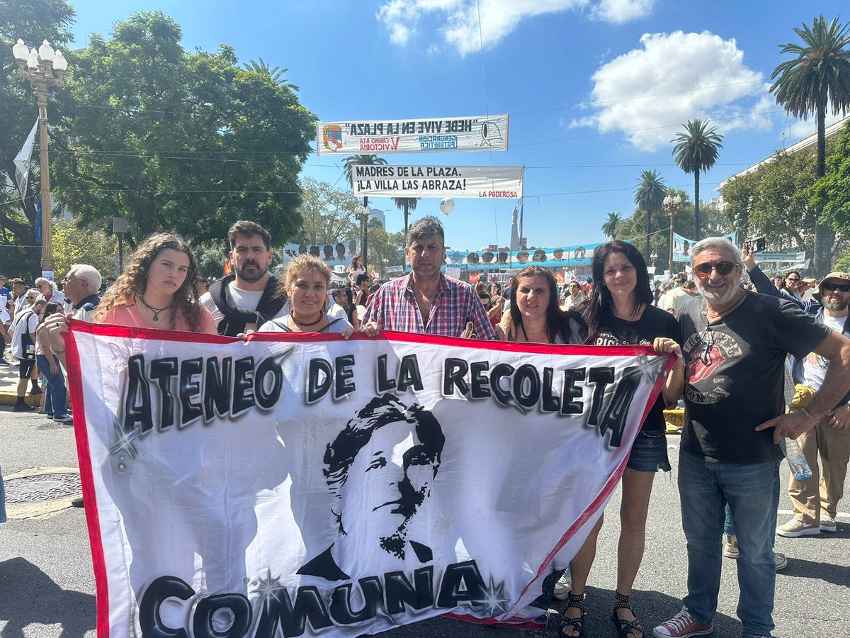 Hoy presentes en este 24M por la memoria, libertad y justicia <a href="/hernan_najenson/">Hernan Najenson</a> <a href="/ateneodepalermo/">Ateneo de Palermo Elvira Rawson</a> <a href="/ateneorecoleta/">Ateneo de la Recoleta Elvira Rawson</a> <a href="/UCRCapital/">UCR CABA</a> <a href="/radicalesxarg/">Radicales x Argentina</a> <a href="/foti_hector/">hector foti</a> <a href="/Isabelcaceresf2/">Isabelcaceresfernandez</a> <a href="/agulanovsky/">Agustin Ulanovsky 🇦🇷🎗</a> <a href="/SaaiedLeila/">Leila Nahir Saaied</a>