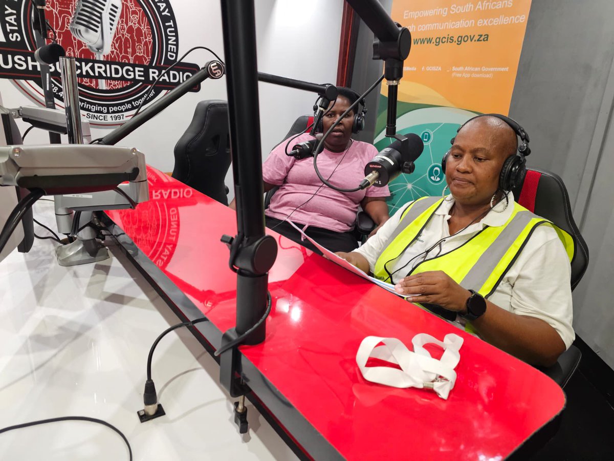 GCISMpumalanga's tweet photo. (Happening Now)Joy Themba from GCIS hosting Post #SONA2024 radio interview with @NYDARSA beneficiary Ms Phumla Mkhatshwa from Mudyaxihi Brand PTY, specializing in poultry,cabbage&amp;chillies farming @radiobbr @BbrMunicipality in @EhlanzeniM. #SupportSmallBusiness #LeaveNoOneBehind https://t.co/2VLmr9y673