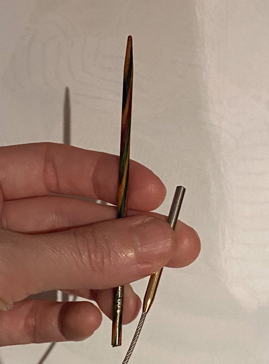 knittingmango's tweet image. 나 왜 밟았니…