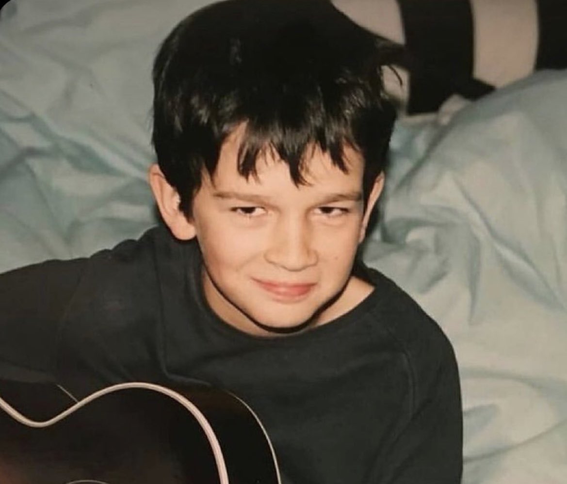 RealDeniseWelch's tweet photo. Tonight Matty and @the1975 play their last show of their sell out world tour. Thank you to all the fans, some of who have, literally, followed them around the world. Matty started the band age 13. He's 35 in 2 weeks . Unbelievable 👏👏❤️❤️❤️ https://t.co/B55PslCZOv