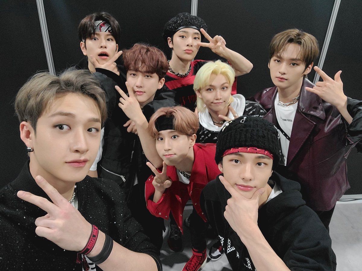 ❥ 찬쳌 (@chansungcc) on Twitter photo Feliz 6to aniversario!!!!
my beloveds ♥︎
STAYs For Eternity With SKZ
#끝나지_않을_스키즈의_6주년
#Youtiful6YearsOfSKZ
#StrayKids6thAnniversary
<a href="/Stray_Kids/">Stray Kids</a> Feliz 6to aniversario!!!!
my beloveds ♥︎
STAYs For Eternity With SKZ
#끝나지_않을_스키즈의_6주년
#Youtiful6YearsOfSKZ
#StrayKids6thAnniversary
<a href="/Stray_Kids/">Stray Kids</a>