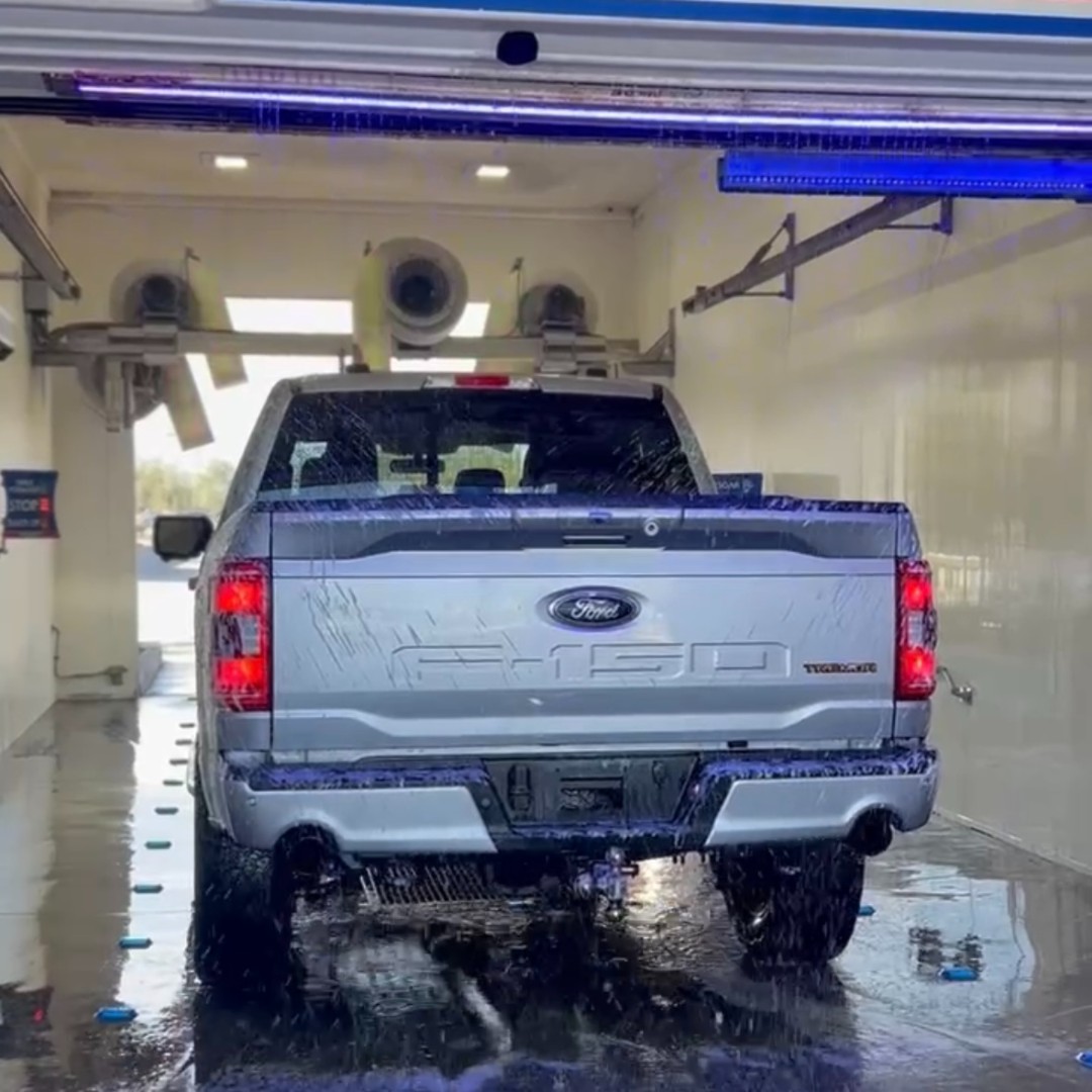TerribleHerbst's tweet photo. Fill up at Terrible’s and SAVE 40¢* per gallon when you make any car wash purchase!  🏪⛽️🫧🚙

*At participating locations 

#terribles #carwash #savings https://t.co/A9LOobZtFA