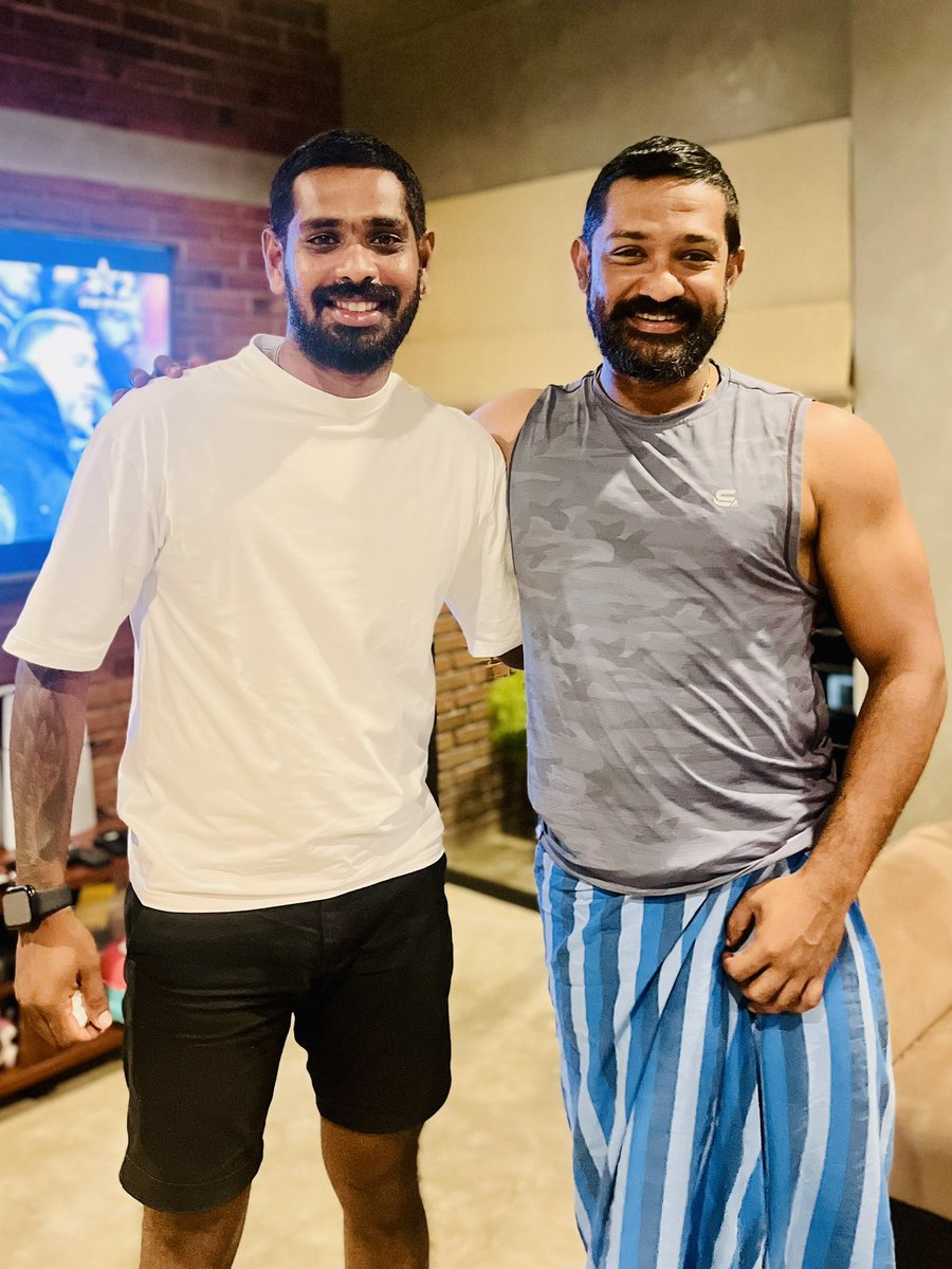 thisis_singhe's tweet image. Surround yourself with positive people who believe in your dreams, encourage your ideas, support your ambitions, and bring out the best in you. ✨♥️💫
#goodvibes #journeyoflife #learningopportunity
#learningsomethingnew #keepsmiling