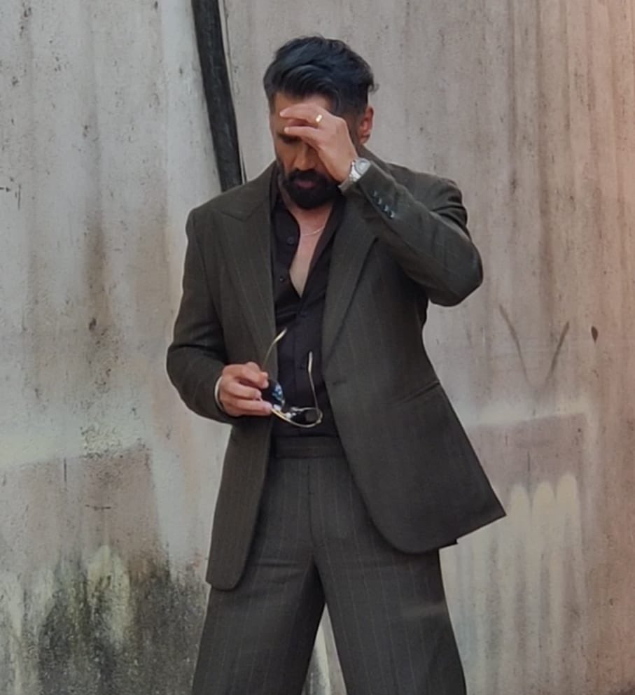 Manpal71244685's tweet photo. Looking so stylish and dashing young man my heart beats @SunielVShetty sir ๐ฅ๐ฅ๐ฅ๐ฅ๐ฅ๐ฏ๐ฏ๐ฏ๐ฏ๐ฏ
#SunielShetty #DanceDewane https://t.co/QsgLJ54Exy