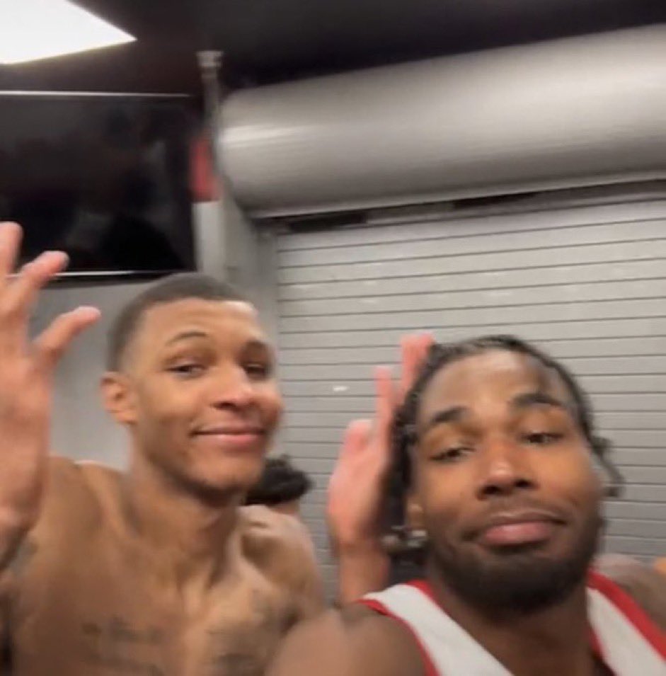 BiasedHouston's tweet photo. The #Rockets currently have more than twice as many wins as the Spurs do https://t.co/Y12fG32VGr