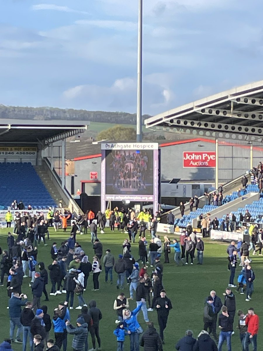 SpireiteDel's tweet photo. 6 years ago was one of the lowest moments of my life. We’d been relegated. Yesterday, we returned! Thank you from the bottom of my heart for making this club great again. I am so so proud to call this club mine 💙 @ChesterfieldFC https://t.co/TtTrZgSbby