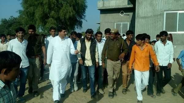 VishnuSauVs's tweet image. मुझे फिर से इस जोड़ी को साथ मै देखना है…..❤️🤞🤷‍♂️💐💕💕

#Hanuman_Beniwal 
#HarishChoudhary