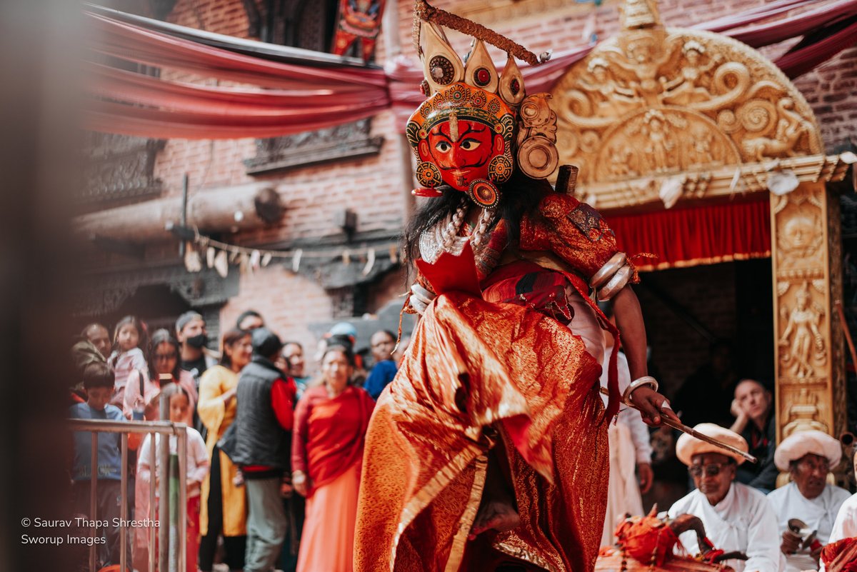 sworupsth's tweet image. Did you know which is the oldest traditional mask dance form in Nepal? It originates from #Harisiddhi, Lalitpur &amp;amp; called Jala: Pyākhā. This mask dance is performed twice a year, during Yomari Punhi and the Holi festival.

#jalapyakha #lichhavidance #harisiddhipyakha #sworupimages