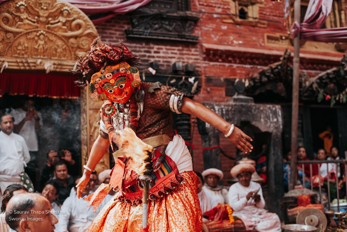 sworupsth's tweet image. Did you know which is the oldest traditional mask dance form in Nepal? It originates from #Harisiddhi, Lalitpur &amp;amp; called Jala: Pyākhā. This mask dance is performed twice a year, during Yomari Punhi and the Holi festival.

#jalapyakha #lichhavidance #harisiddhipyakha #sworupimages
