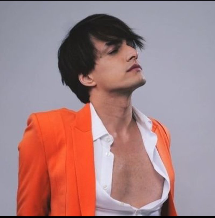 Sonali_momo3's tweet photo. Mohsin ab active mode pr ho hi toh ye do look bhi daal do post pe @momo_mohsin https://t.co/vKNuQoDxSg