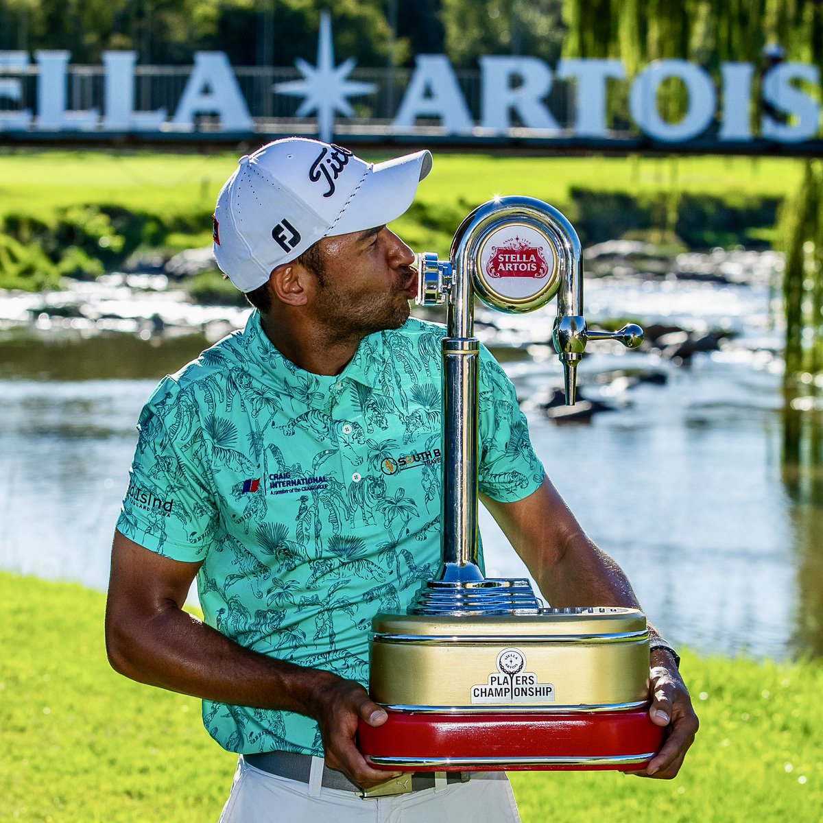 ThomasAbt7's tweet photo. What a special week and what a emotional win for Heinrich Bruiners, ending an 11 year win drought on the @Sunshine_Tour - congrats champ 👏

Thank you to our awesome partners this week @StellaArtoisZA - Estee/William we couldn’t do it without you! 

@Heinie1 @esteeburger https://t.co/Kne0rsAXWX
