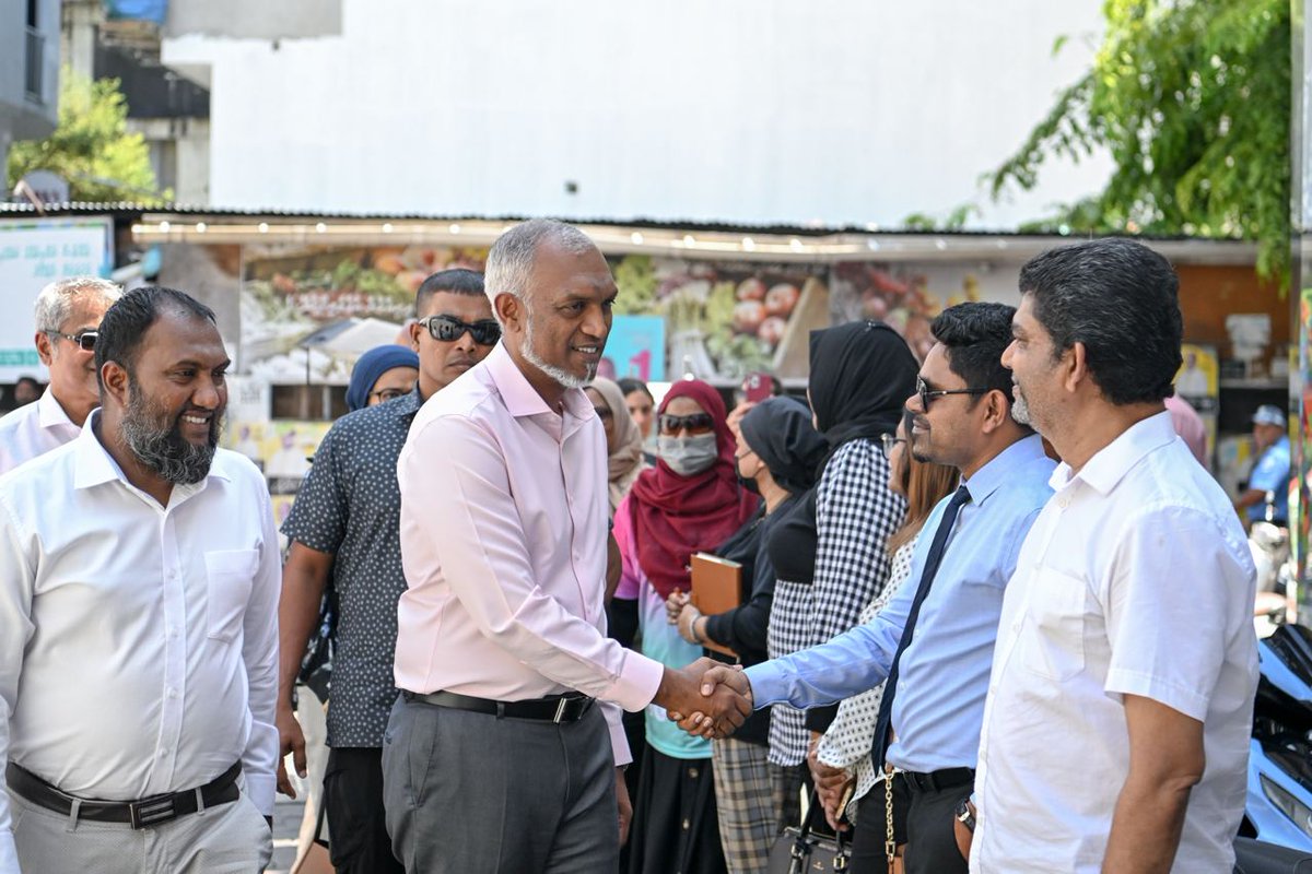 ShixnaHaleemath's tweet photo. Raees @MMuizzu baiverive vadaigannava Majlis2024 MahchanGolhi Uthuru dhaairaage PPM PNC Candidate @ibrahimjanab ah thaaeedh hoadhumah kuriyah gendhiya Door to Door Campaign
#Majilis2024  
#MuizzuDhuveli  
#Ibbe2024  
#MachangolhiUthuru 
#T07 
#DhiveheengeRaajje
#ibbejanab2024 https://t.co/ZvUNpJRFm0
