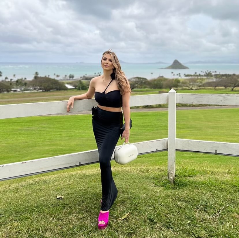 FataleIIcon's tweet image. Enjoying life. 🩷