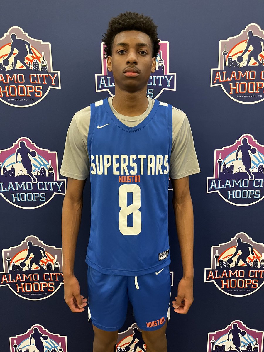 🚨 THE LAUNCH 🚨 Great activity and arms that scratches his knees allowed for @JermaineTindle_ to swat and disrupted a ton of shots in his area for @HoustonSuperst1 in their victory! @AlamoCityHoops1 #AlamoCityHoops #txhshoops #TheLaunch