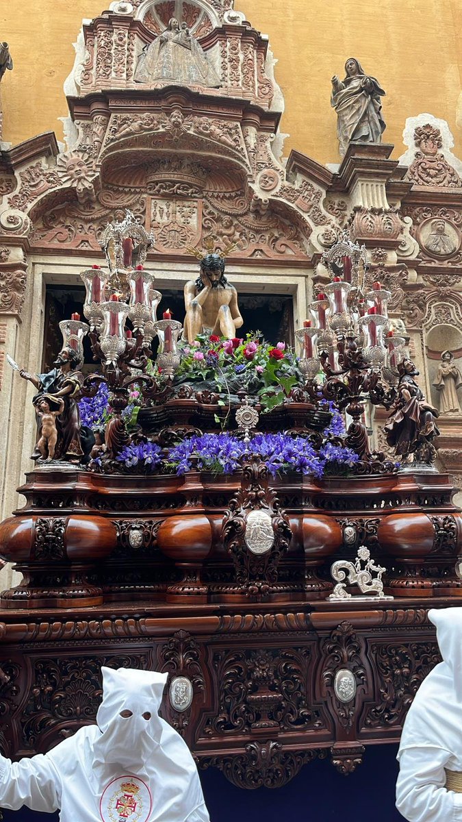 PasionDeSevilla's tweet photo. El segundo paso de @LaCenaSevilla en la calle. Foto @cruzdeguiaser 

#SSantaSevilla24 https://t.co/Qtb9ngoRpV
