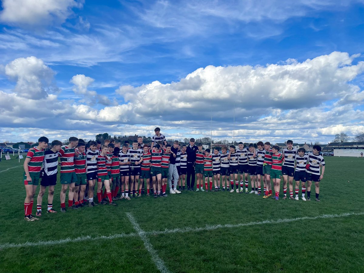 Great to see both @SaintsDumfries and @GHArugby coming together at the end for a group photo. Great to see the Rugby Values and Spirt of the game strong in the West Youth Cup!