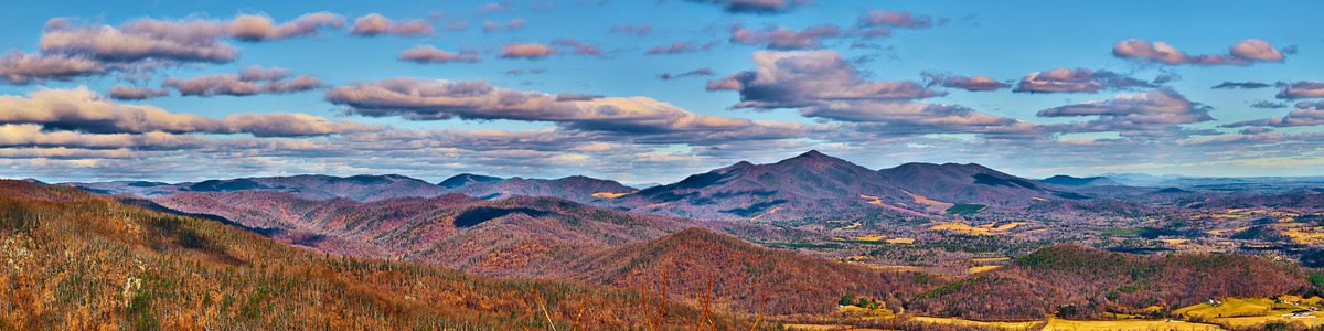 This was taken along the #BlueRidgeParkway in Virginia. I think it was taken from the 'Devil's Backbone' overlook near #Roanoke, #Virginia. #Photography #fineartphotography #Panorama #mountains #landscape #NaturePhotography #nature #clouds