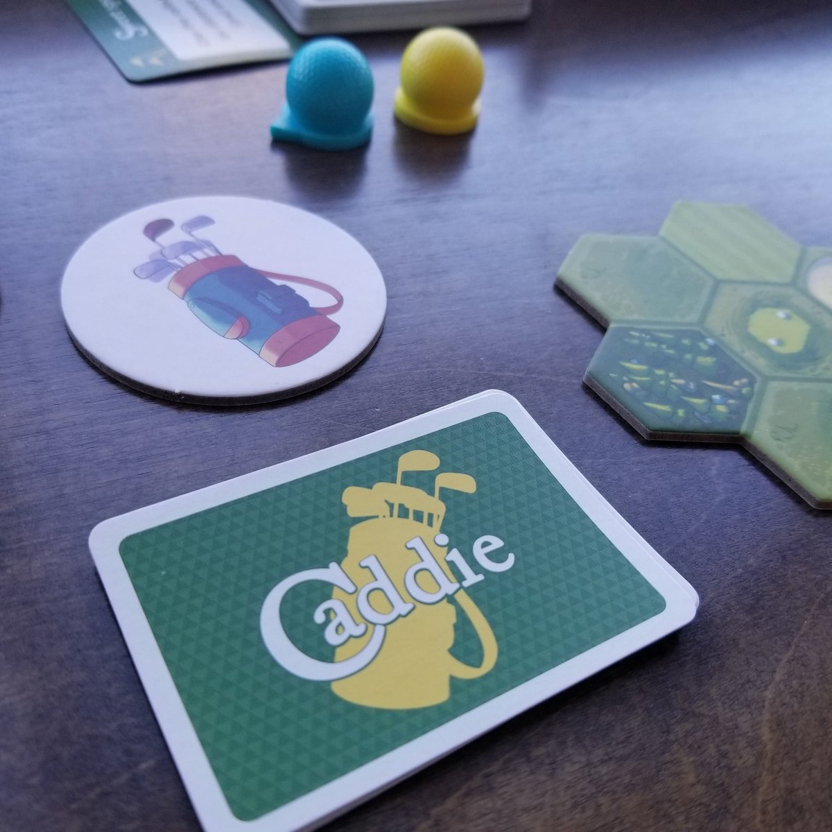 varianthex's tweet image. Every once and a while we find a light game we just *vibe* with 😌
Roll in One gives you endless combinations of courses, and the rules are flexible enough to create all kinds of variants ⛳
---------------
⚙ Randy O&apos;Connor
🖌 Thomas Ketchen
🏭 Randy O Games