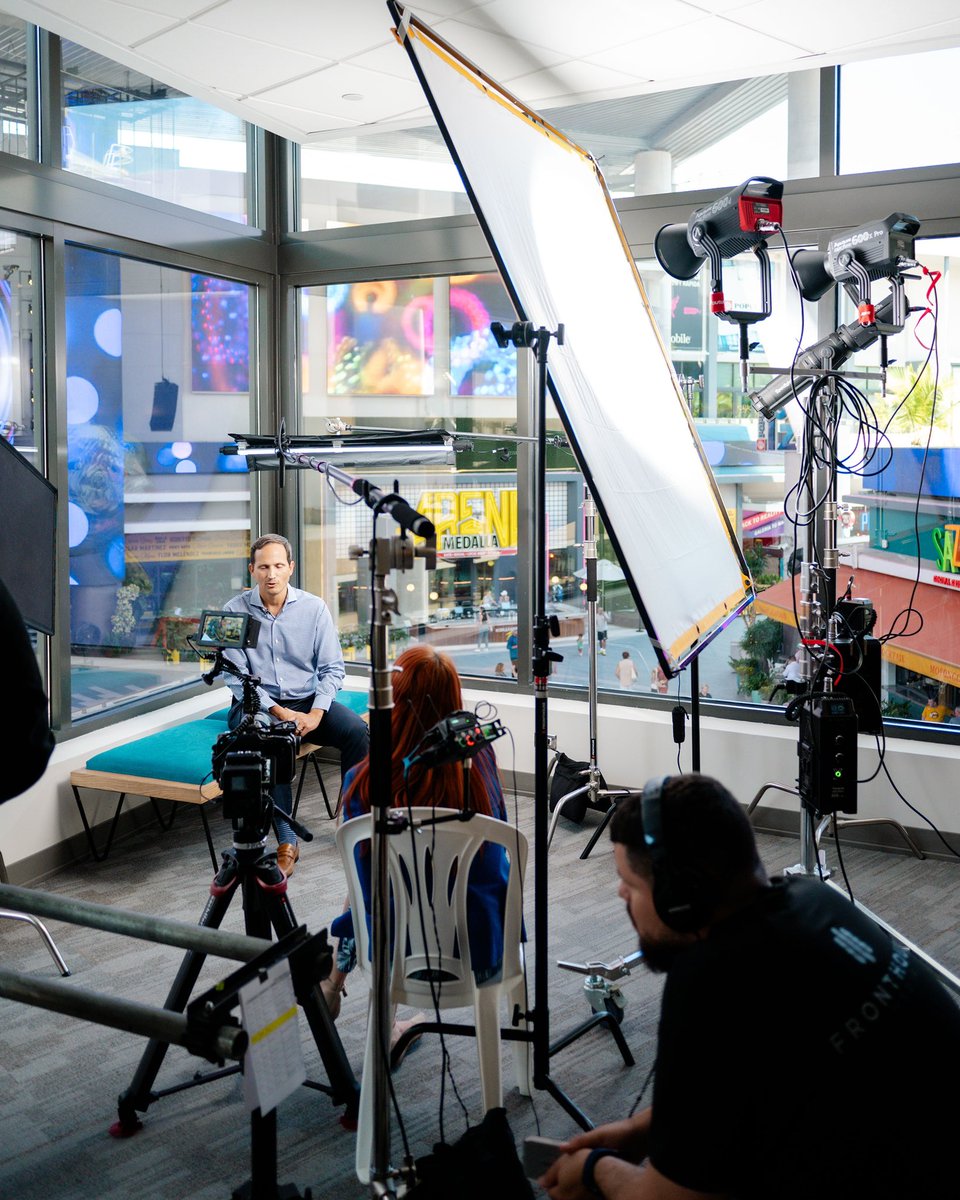 Fronthouse Media (@fronthousepr) on Twitter photo Starting the weekend with a corporate video production for PRISA Group at <a href="/distritotmobile/">distritotmobile</a> #fronthousepr Starting the weekend with a corporate video production for PRISA Group at <a href="/distritotmobile/">distritotmobile</a> #fronthousepr