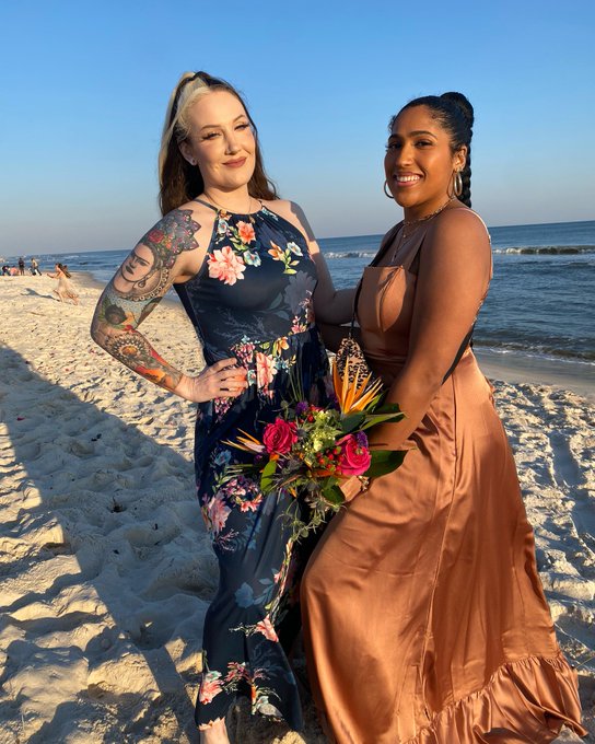 HEX on the Beach 🍹💕 https://t.co/F7QVPhIBDy<a href="/tag/thehex"class="tags"><span>#thehex</span></a><a href="/tag/watchroh"class="tags"><span>#watchroh</span></a>