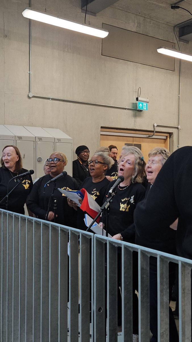 Age UK Howful #Choir @MountviewLDN #Peckham #Sessions #CommunityBuilding #FriendshipGoals #fun #joy #sundayvibes #Singing @ageuklondon @cosouthwark @UnitedStSaviour