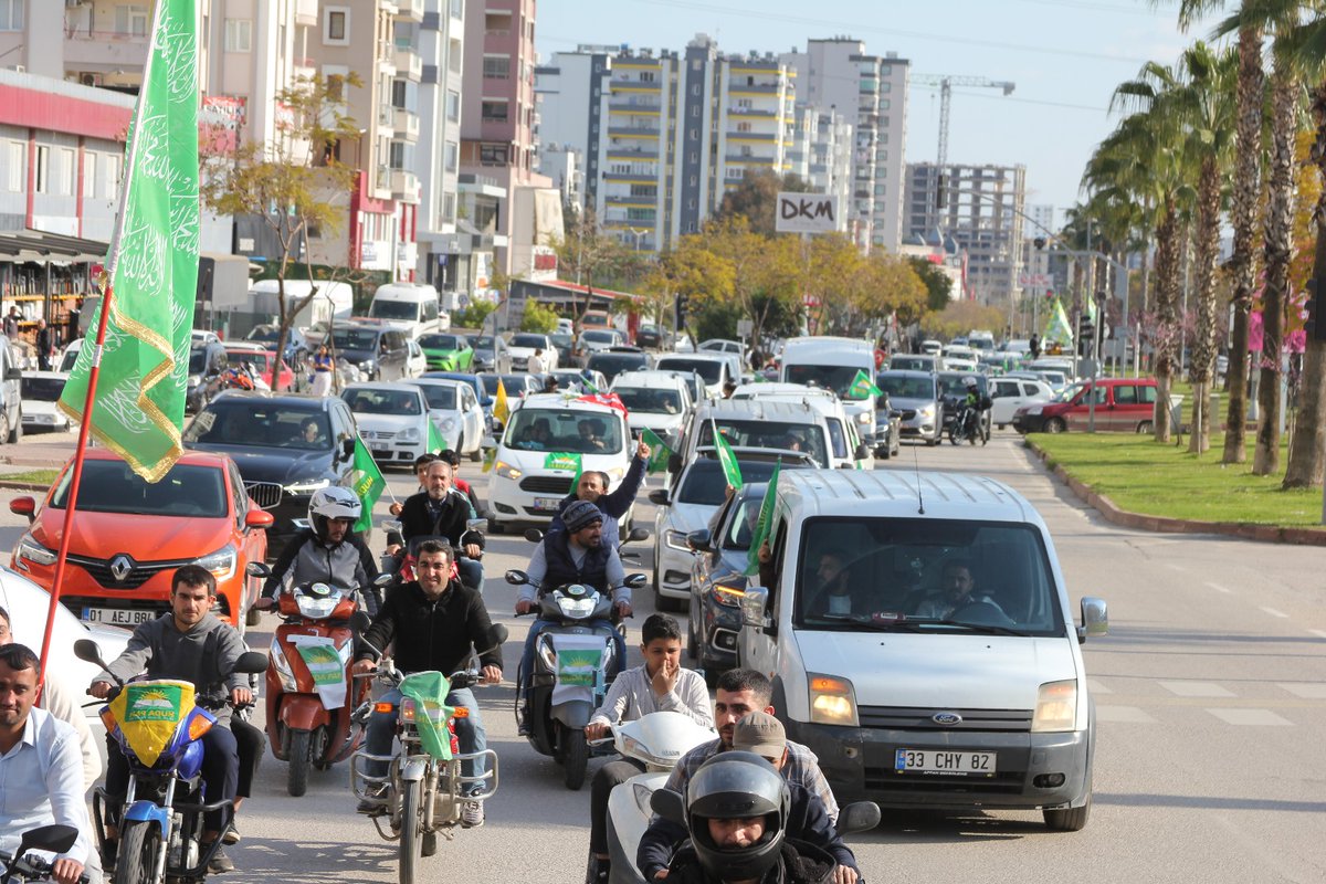 SalihDemirResmi's tweet photo. Adana, konvoyumuzu bağrına bastı!

Kardeşlerimizle birlikte konvoy halinde şehir turu atıp, mahalle mahalle Adana'mızı gezdik.

Adana halkı #BuSeferHÜDAPAR diyor. https://t.co/5Wm5bcMjsC