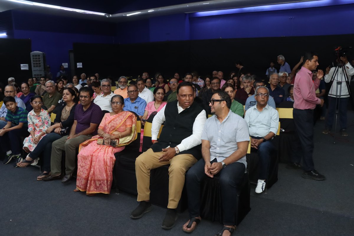Immersed in the vibrant melodies at the Pre Holi Musical Night organized by Khar Gymkhana Social Committee in our Bandra West Assembly constituency. Just like the spirit of Holi, music too knows no boundaries.