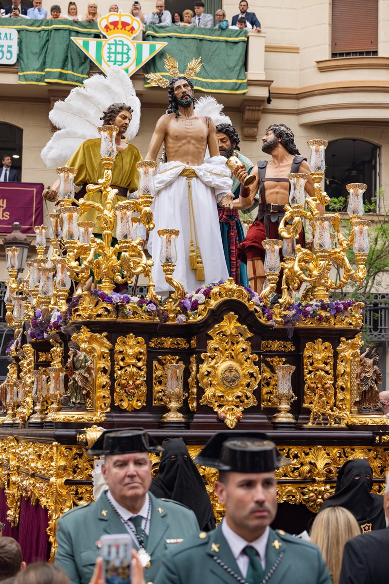 PasionDeSevilla's tweet photo. Impresionante Jesus Despojado.

#SSantaSevilla24 https://t.co/ir9Xbz9ocM