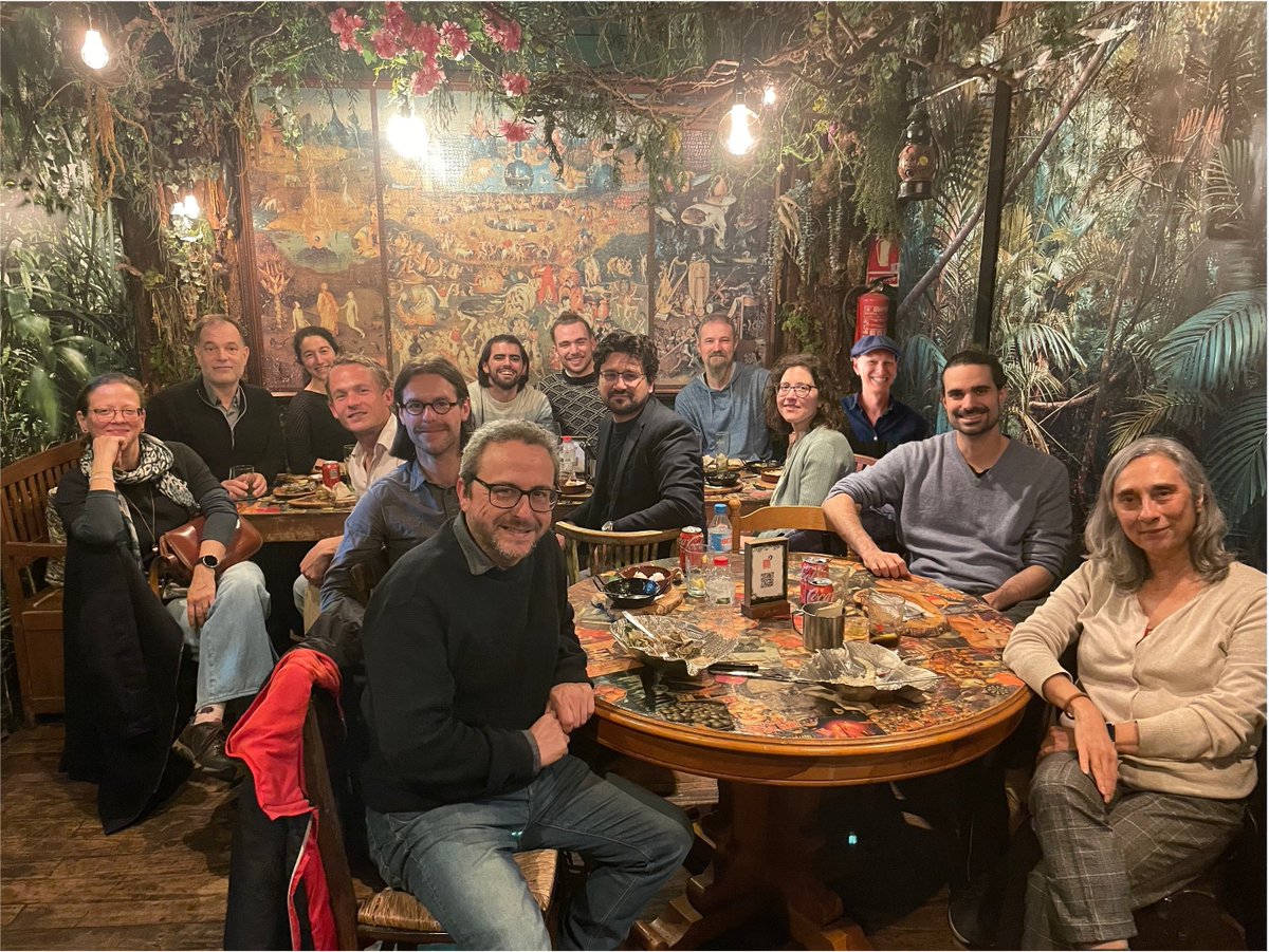 Ryan P. Doran (@r_p_doran) on Twitter photo Agustin Vicente was missing from the photo, but thanks to <a href="/rodrigodiazxphi/">Rodrigo Díaz</a>, and in keeping with a long and royal British tradition, the official photo has now been retouched to correct this error. Agustin Vicente was missing from the photo, but thanks to <a href="/rodrigodiazxphi/">Rodrigo Díaz</a>, and in keeping with a long and royal British tradition, the official photo has now been retouched to correct this error.