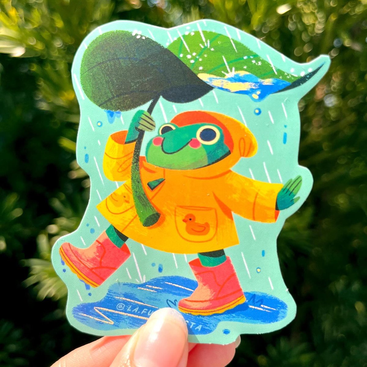 There’s still time to get this sticker, just join my monthly sticker club on Patreon! For $3 a month, you get a new sticker, $7 gets you the sticker plus as art print postcard. patreon.com/LaFumettista or link in bio #frogart #frogsticker #illustration #stickerclub
