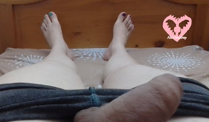 Oh yeah, I do have a treat for later in my bootyshorts ;3 #femboy #feet #bootyfit #nsfwtwt https://t<a href="/tag/feet"class="tags"><span>#feet</span></a><a href="/tag/bootyfit"class="tags"><span>#bootyfit</span></a><a href="/tag/femboy"class="tags"><span>#femboy</span></a><a href="/tag/nsfwtwt"class="tags"><span>#nsfwtwt</span></a>