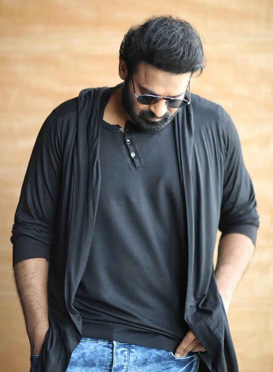 PrabhasRules's tweet photo. #Prabhas 🖤🔥🔥💥💥 https://t.co/uxlEtaGqhh