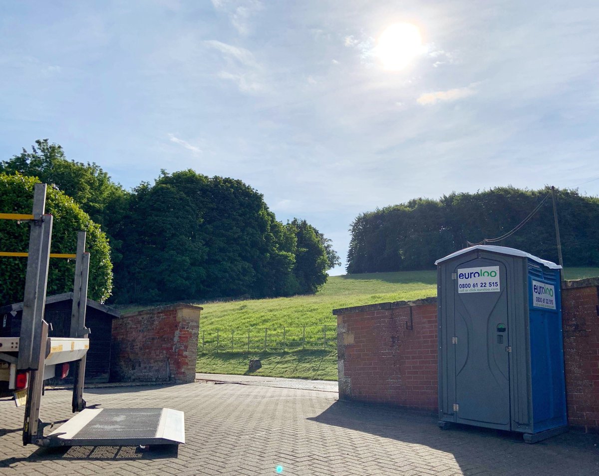 euroloo's tweet image. Don't forget, we're not just available weekdays! 📅🕒

Available weekends for all toilet &amp;amp; welfare needs, ensuring 24/7 site readiness.

Get in touch 🚽:

📲 0800 6122515 | 🖥️ euroloo.com

#weekendworking #weekendwarrior #toilet #hire #welfare