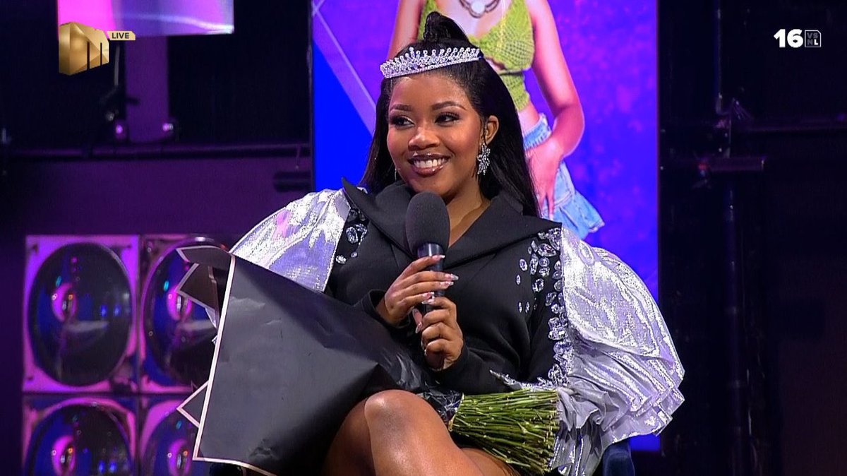 ComradeAtt's tweet photo. She’s literally resurrected their hashtag👏👏 The whole continent came out to watch Liema🔥She looks extremely Regal and Sensational🔥A superstar Sana ke🔥🔥🔥 #BBMzansi https://t.co/V1zMOnmnlh