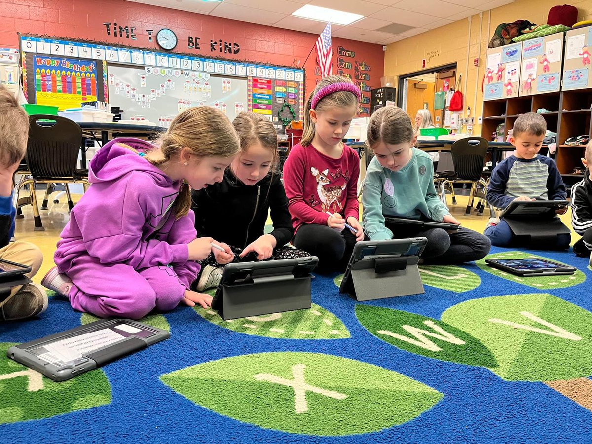 Ms. Davis introduced a kindergarten class to Specdrums Mix! An app like GarageBand, but it crosses over with color identification to let Ss use real life objects to create music! Ss can also record their own songs and have access different instruments in the library! #STEMmusic